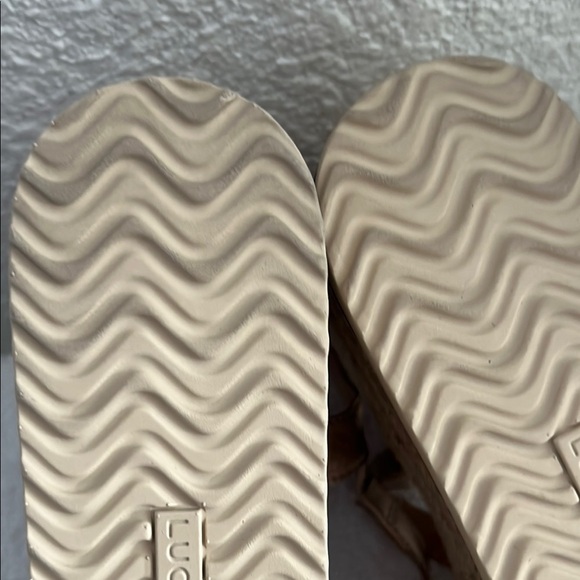 Lucky Brand Women's Rose Gold Sandals - Picture 8 of 11